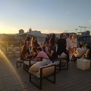 https://twentytu-hightech-hostel.catalonia-hotels.com
